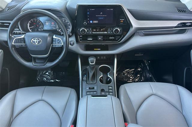 used 2023 Toyota Highlander car, priced at $32,896