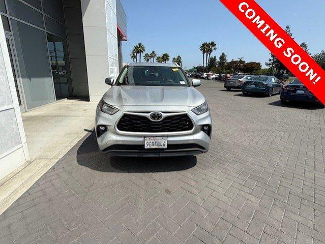 used 2023 Toyota Highlander car, priced at $38,900
