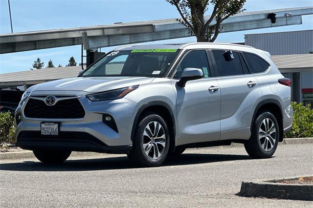 used 2023 Toyota Highlander car, priced at $32,896