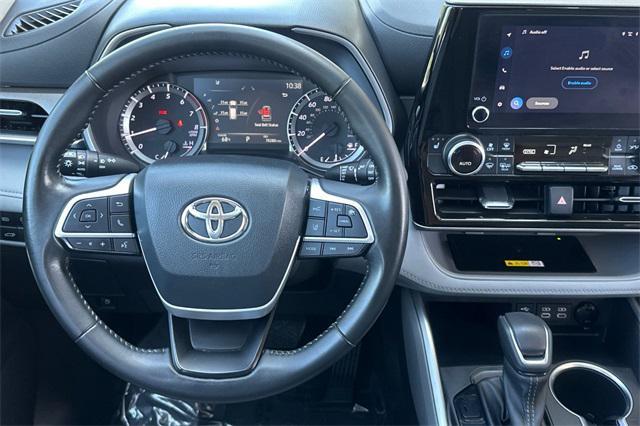 used 2023 Toyota Highlander car, priced at $32,896