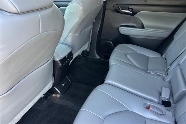 used 2023 Toyota Highlander car, priced at $32,896