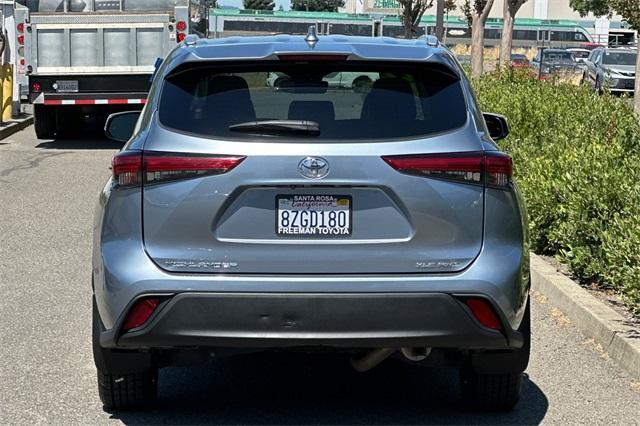 used 2022 Toyota Highlander car, priced at $35,595
