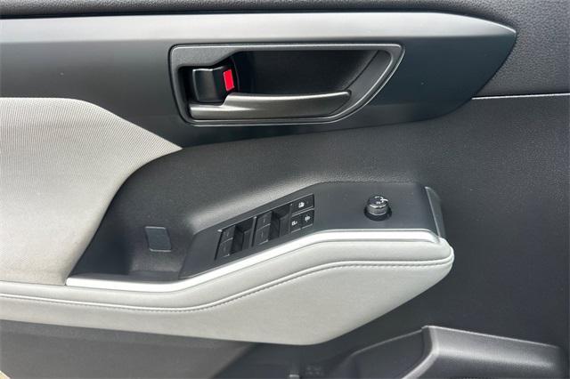 used 2024 Toyota Highlander car, priced at $36,594