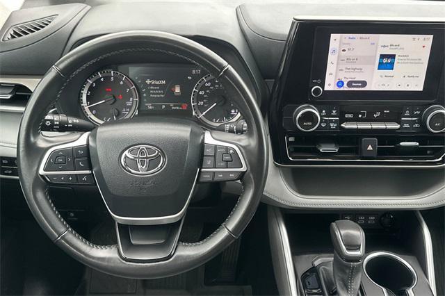 used 2024 Toyota Highlander car, priced at $36,594