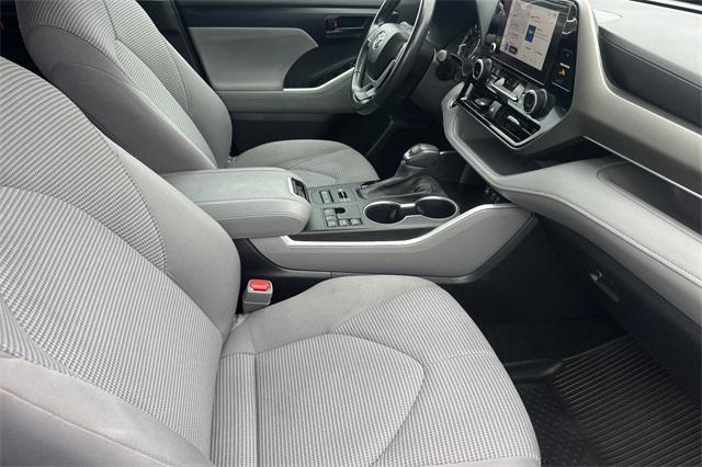used 2024 Toyota Highlander car, priced at $36,594