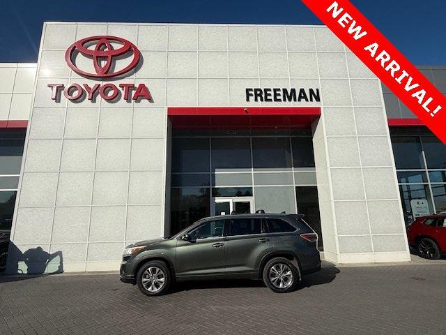 used 2015 Toyota Highlander car, priced at $20,592