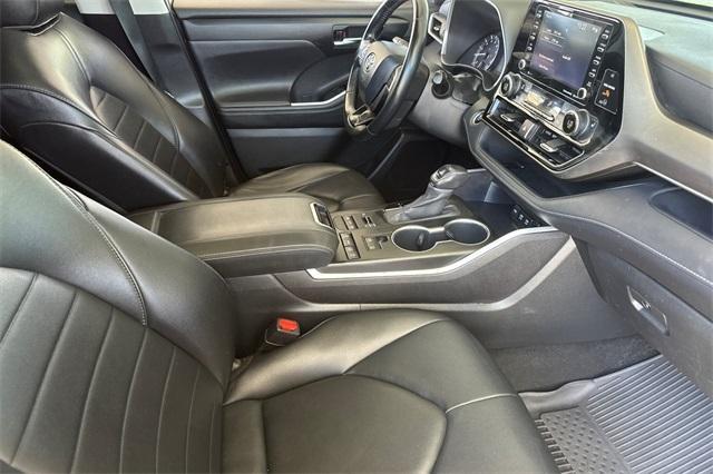 used 2020 Toyota Highlander car, priced at $26,993