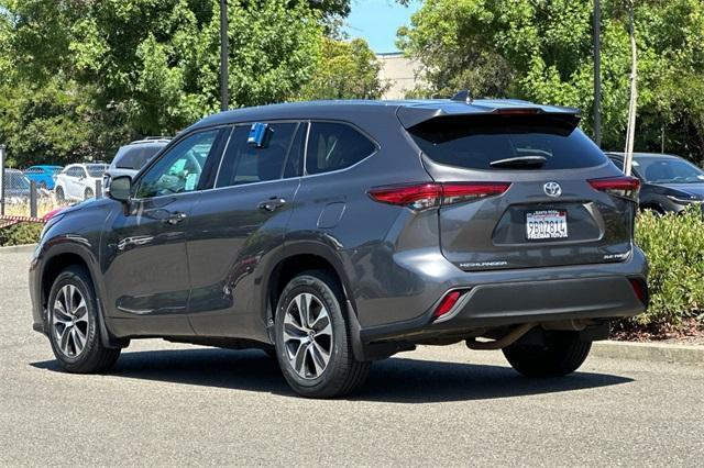 used 2020 Toyota Highlander car, priced at $26,993