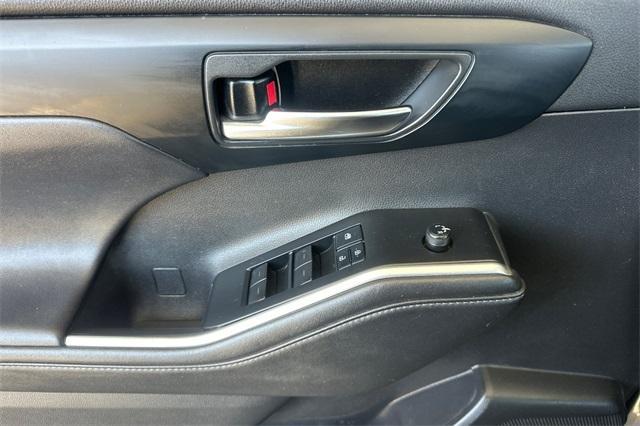 used 2020 Toyota Highlander car, priced at $26,993