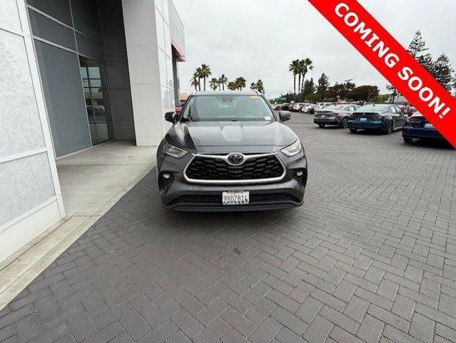used 2020 Toyota Highlander car, priced at $27,900