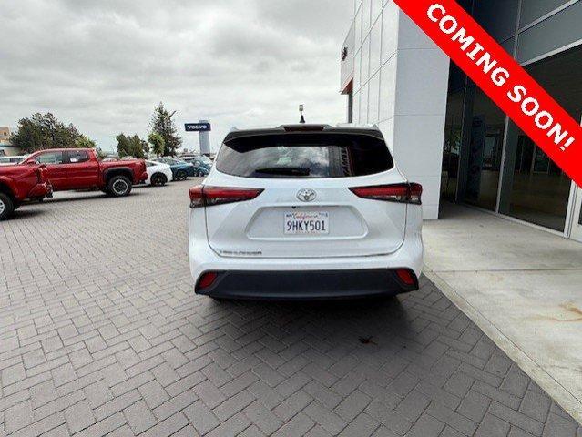 used 2023 Toyota Highlander car, priced at $33,900