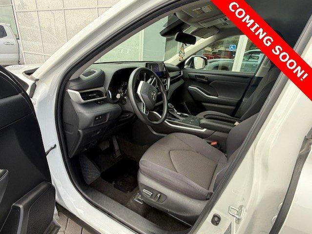 used 2023 Toyota Highlander car, priced at $33,900