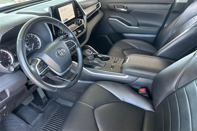 used 2023 Toyota Highlander car, priced at $34,596