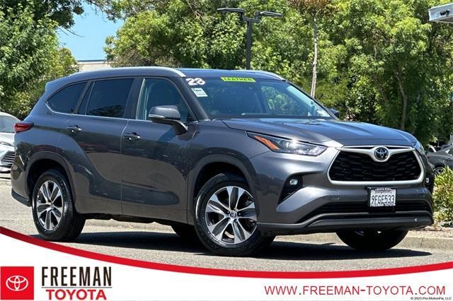 used 2023 Toyota Highlander car, priced at $34,596