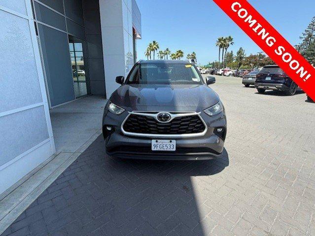 used 2023 Toyota Highlander car, priced at $38,900