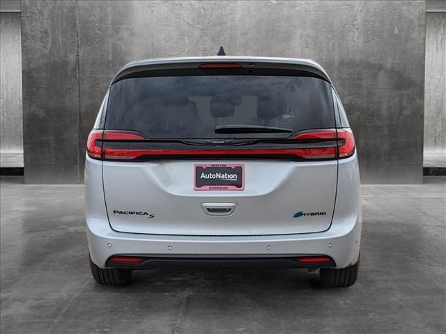 new 2023 Chrysler Pacifica Hybrid car, priced at $46,229