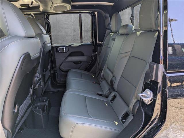 new 2025 Jeep Gladiator car, priced at $55,933