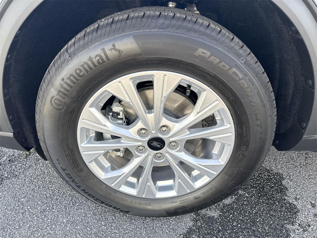 new 2025 Ford Escape car, priced at $33,405