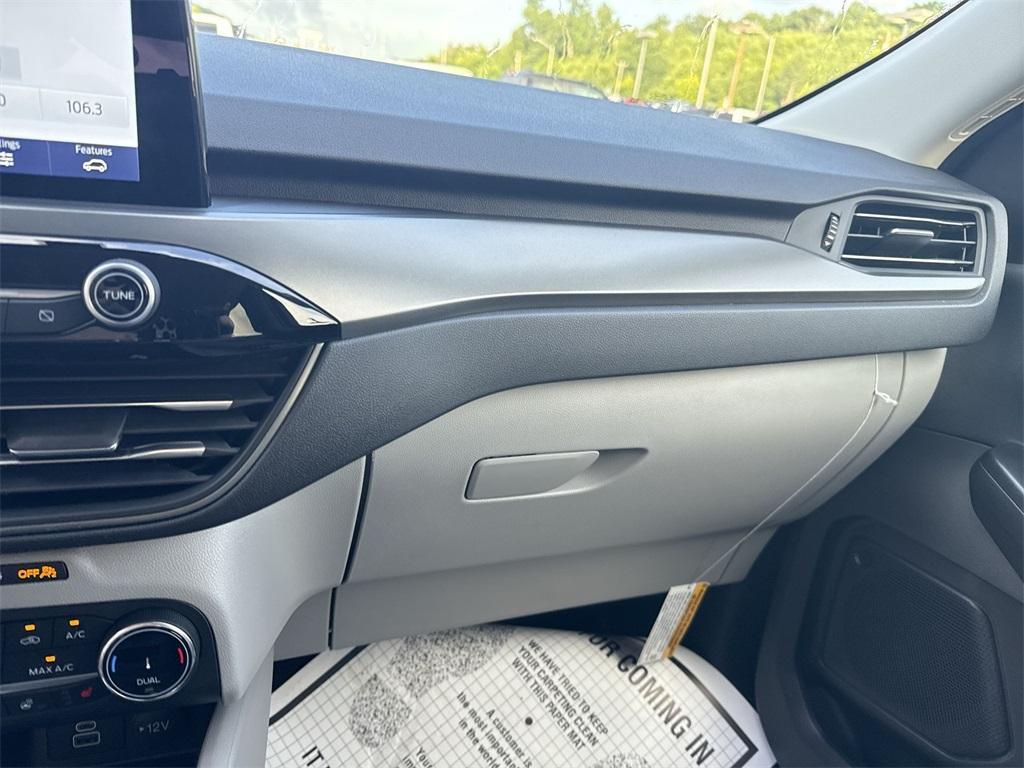new 2025 Ford Escape car, priced at $33,900