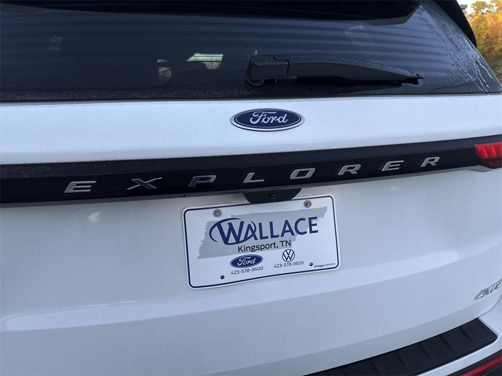 new 2025 Ford Explorer car, priced at $50,185