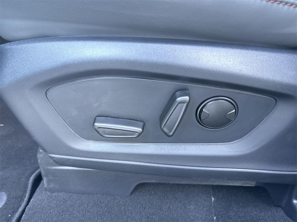 new 2025 Ford Explorer car, priced at $50,185