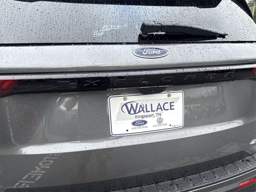 new 2025 Ford Explorer car