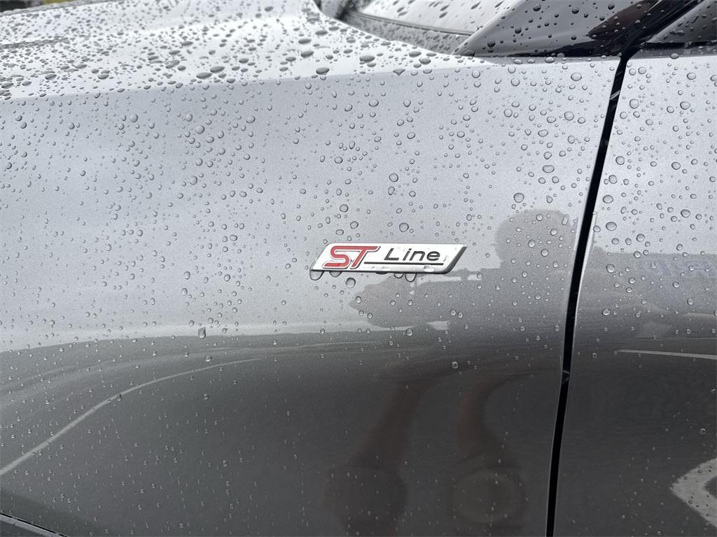 new 2025 Ford Explorer car