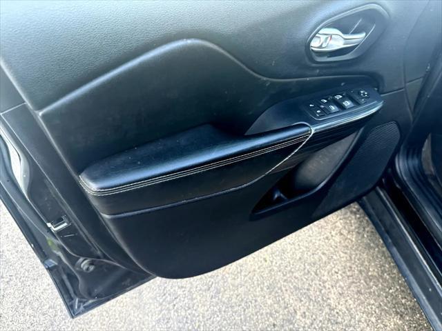 used 2016 Jeep Cherokee car, priced at $10,995