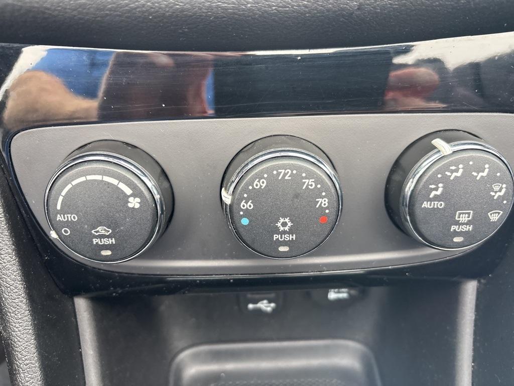 used 2013 Chrysler 200 car, priced at $9,995