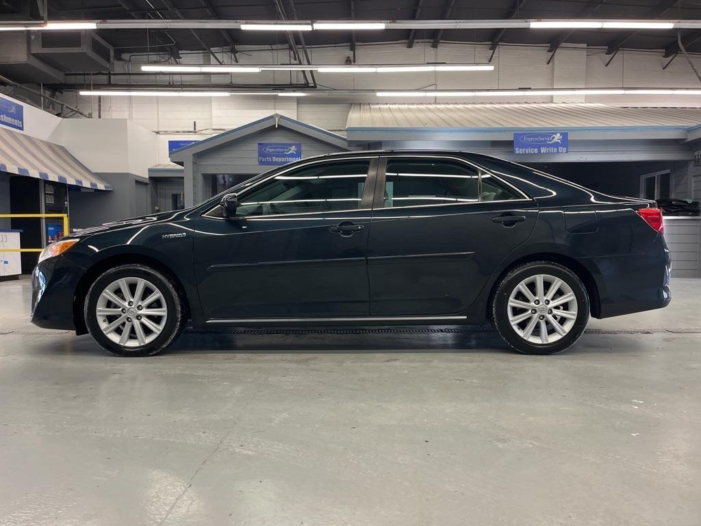 used 2013 Toyota Camry Hybrid car, priced at $15,995