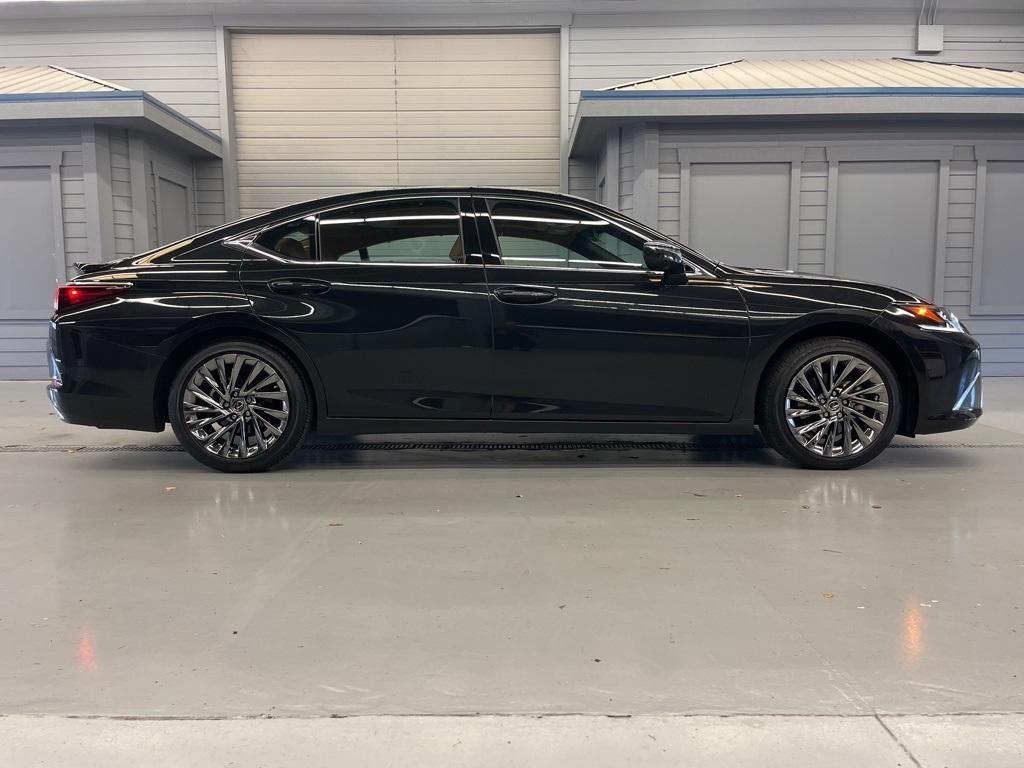 used 2024 Lexus ES 350 car, priced at $46,990