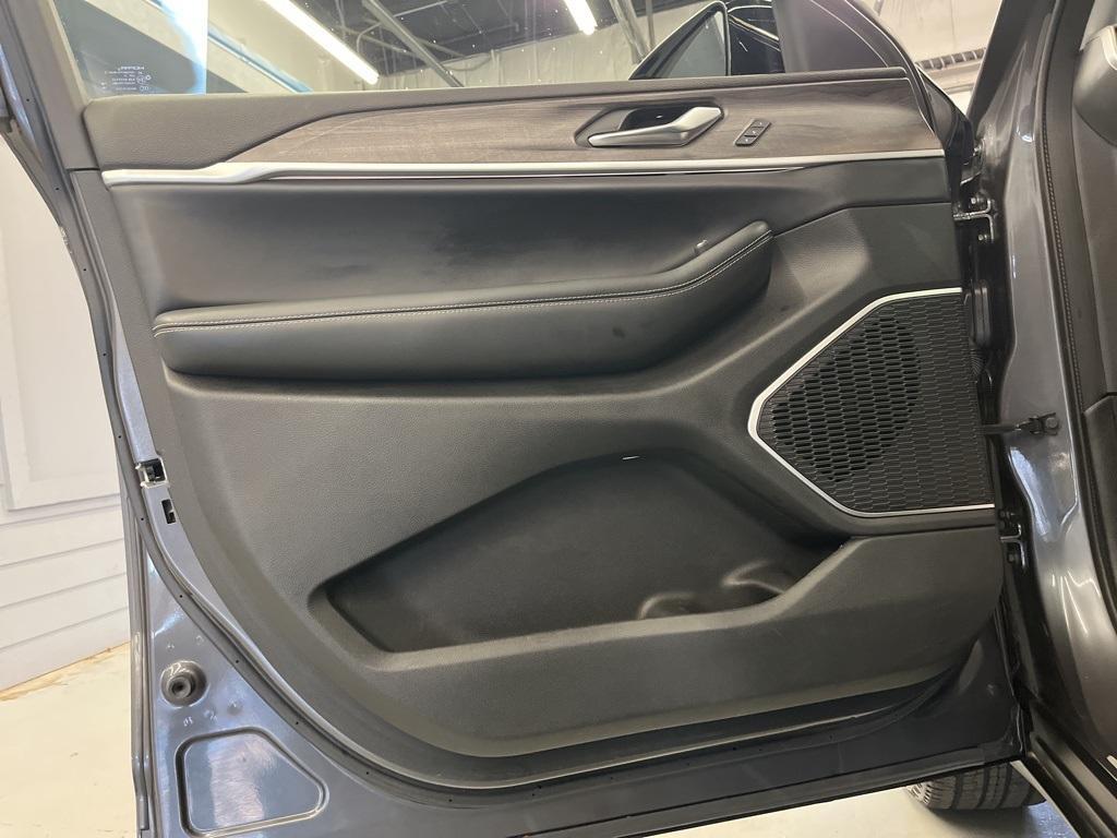 used 2021 Jeep Grand Cherokee L car, priced at $29,495