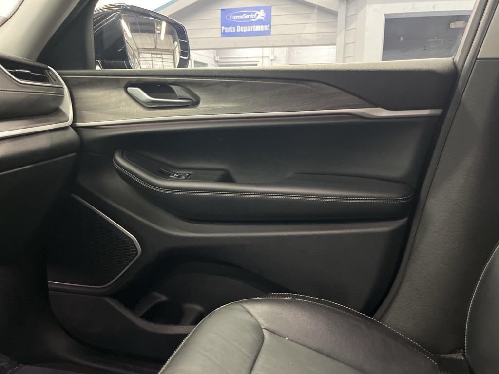 used 2021 Jeep Grand Cherokee L car, priced at $29,495