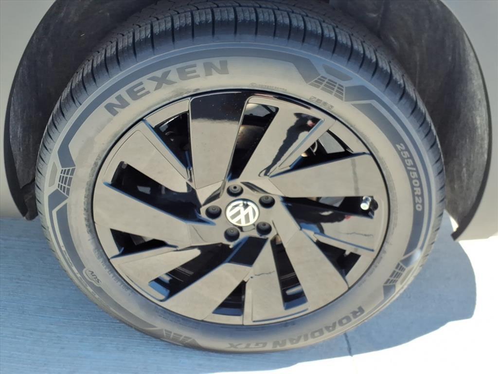 new 2026 Volkswagen Atlas car, priced at $47,681