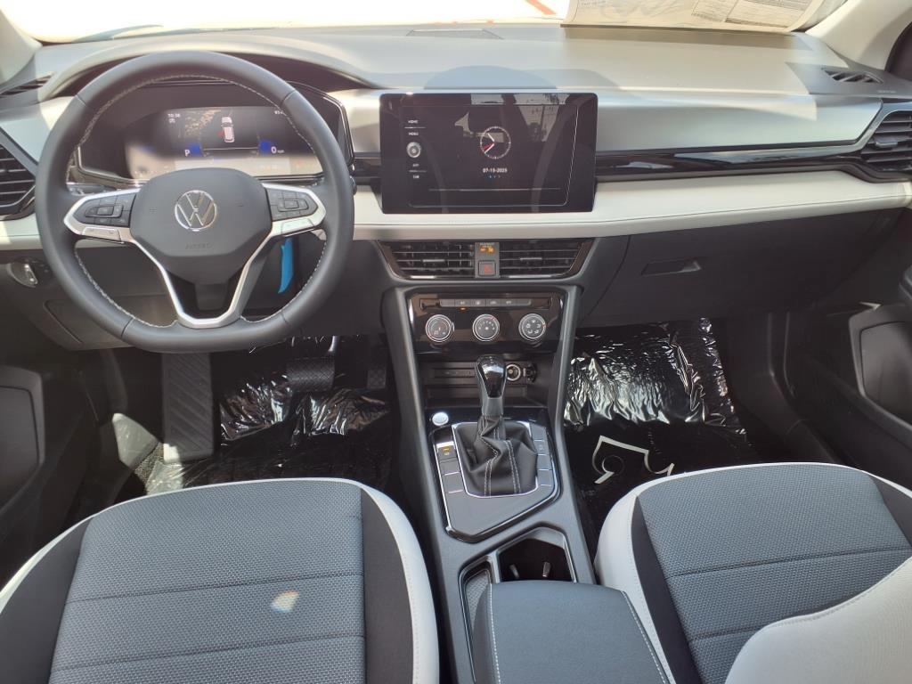 new 2025 Volkswagen Taos car