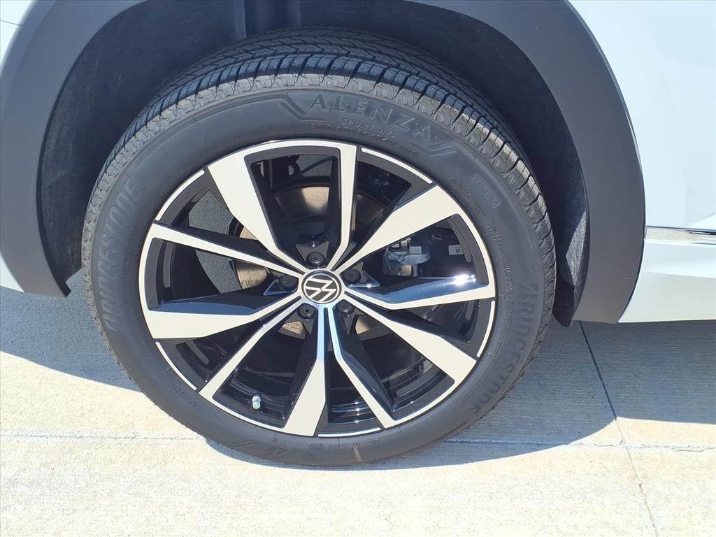 new 2026 Volkswagen Atlas car, priced at $56,786