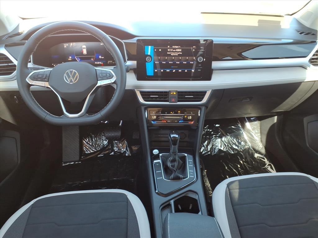 new 2025 Volkswagen Taos car