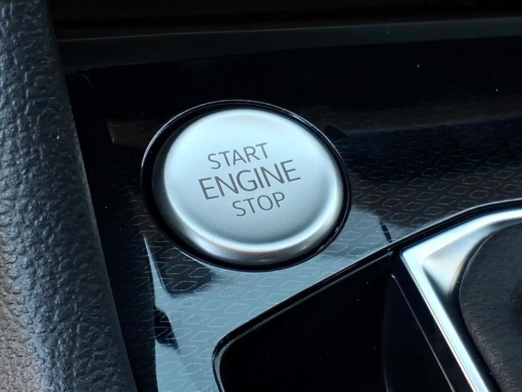 new 2025 Volkswagen Taos car