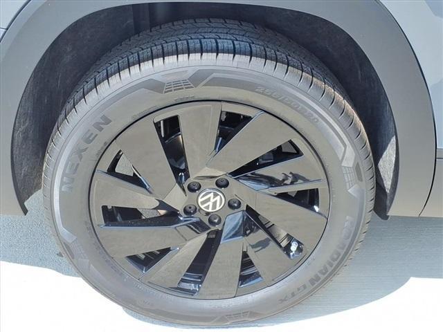 new 2026 Volkswagen Atlas car, priced at $47,681