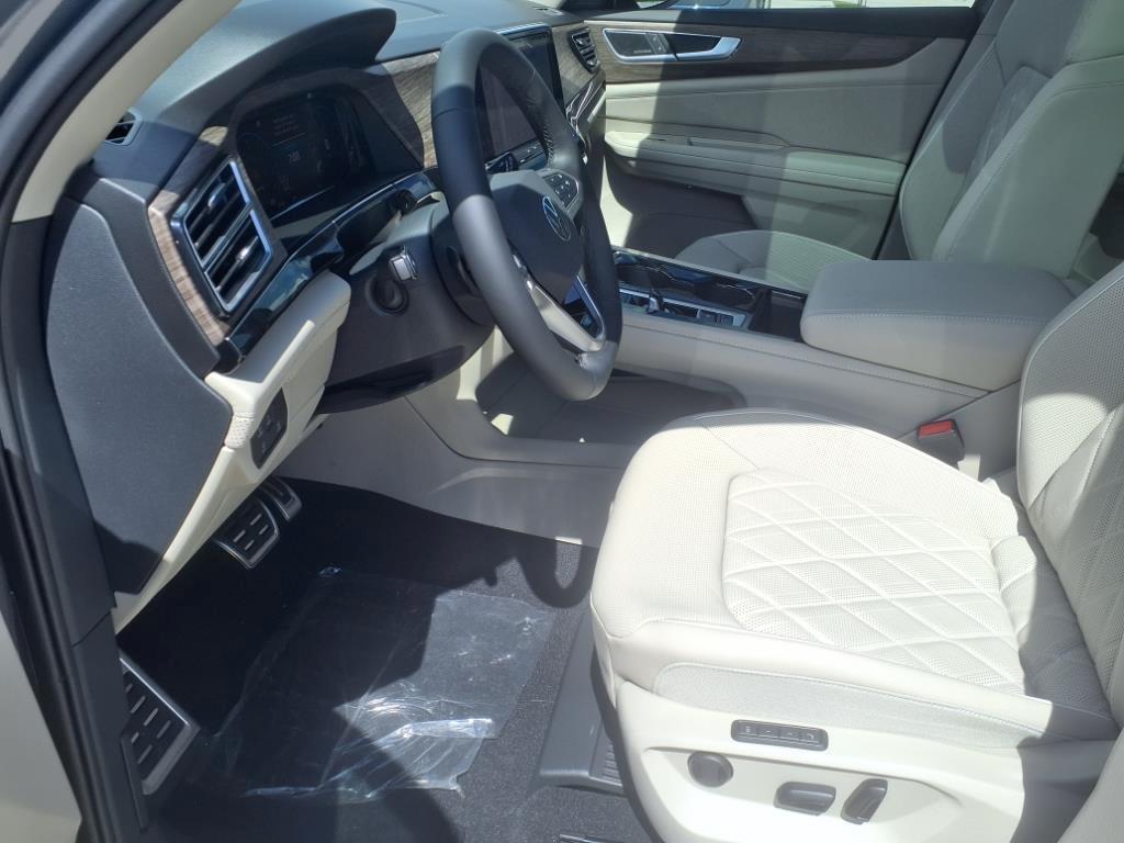 new 2025 Volkswagen Atlas car, priced at $51,536