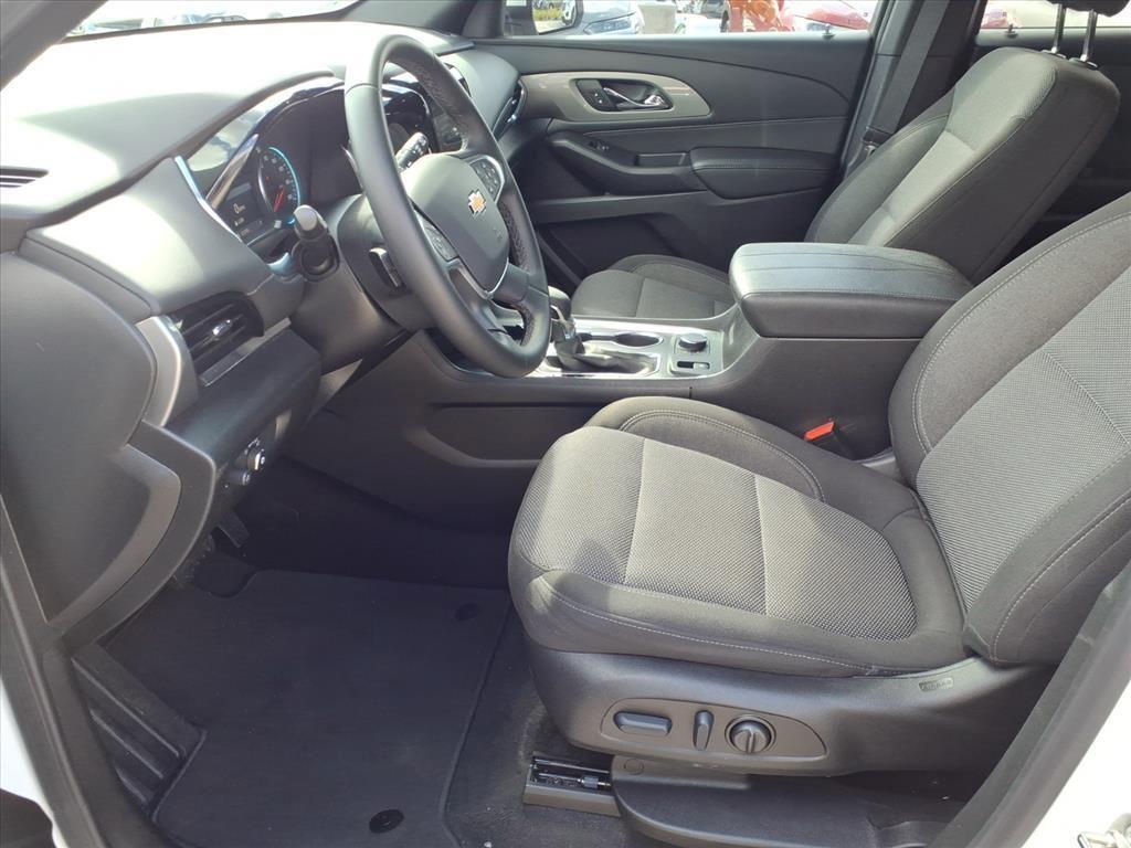 used 2023 Chevrolet Traverse car, priced at $27,099