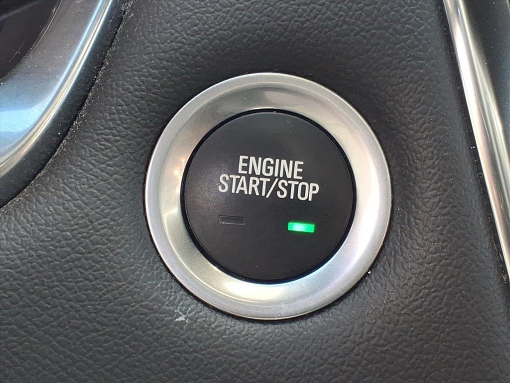 used 2023 Chevrolet Traverse car, priced at $27,099