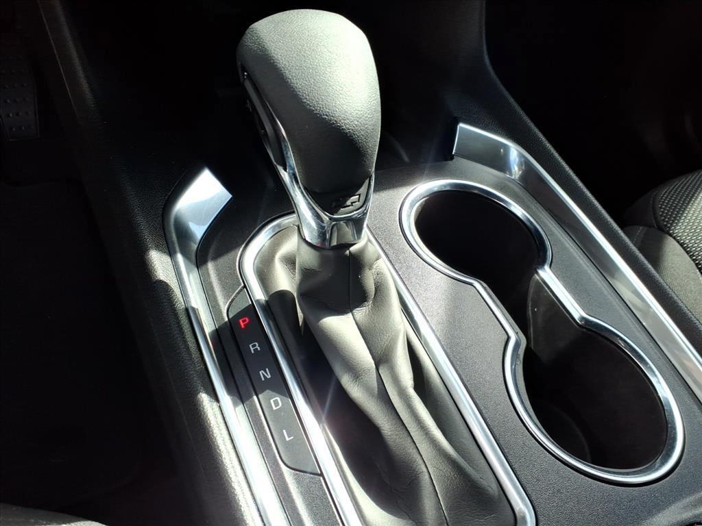 used 2023 Chevrolet Traverse car, priced at $27,099