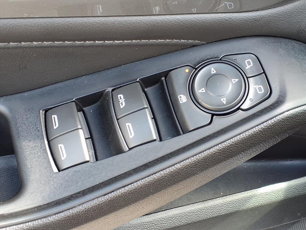 used 2023 Chevrolet Traverse car, priced at $27,099