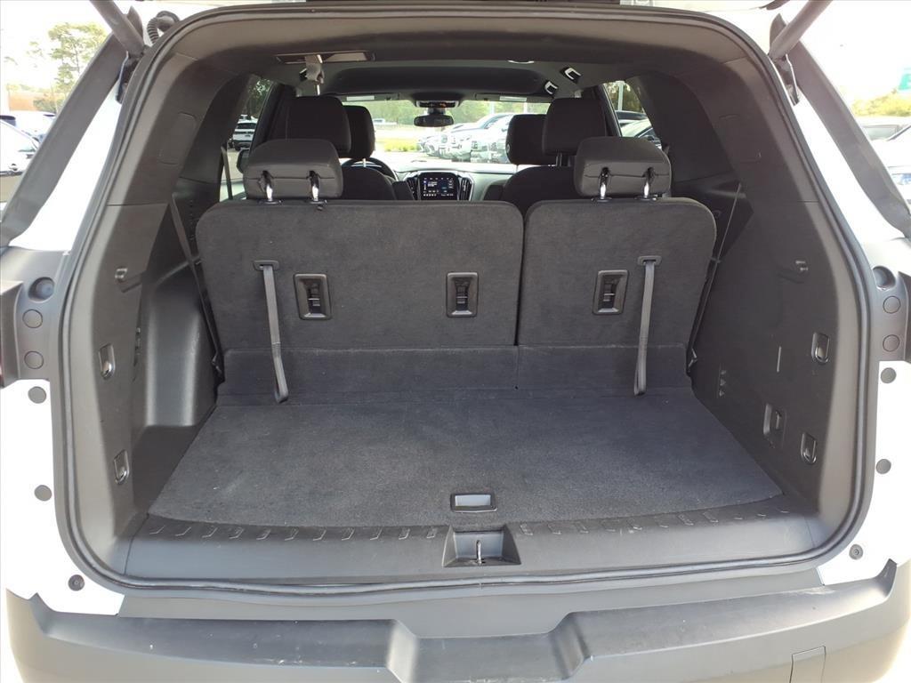 used 2023 Chevrolet Traverse car, priced at $27,099