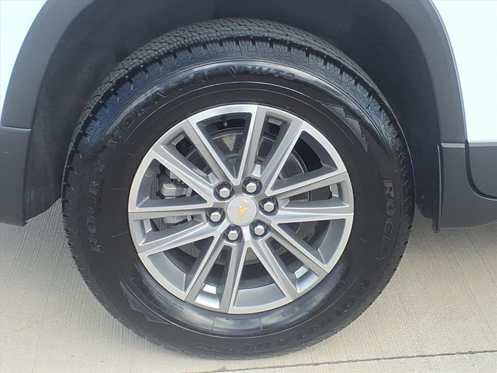 used 2023 Chevrolet Traverse car, priced at $27,099