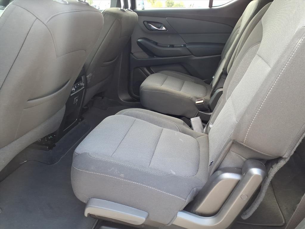 used 2023 Chevrolet Traverse car, priced at $27,099