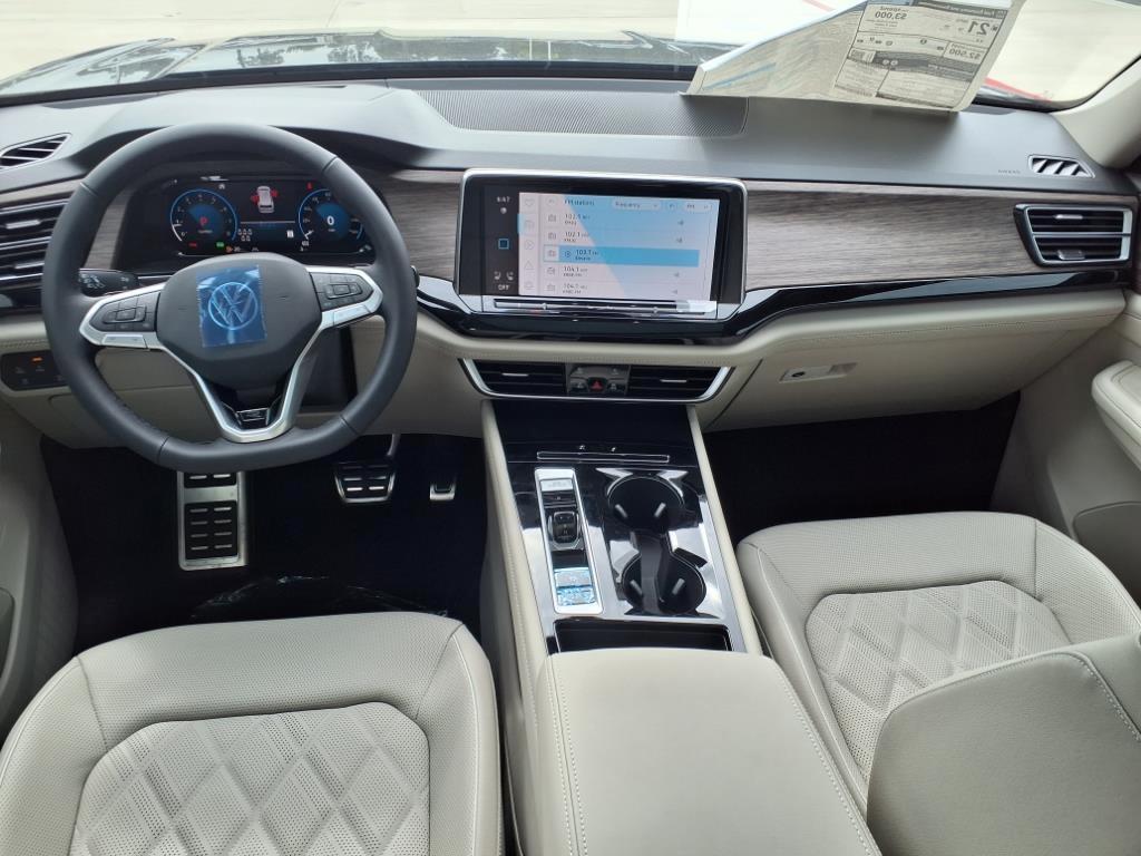 new 2025 Volkswagen Atlas car