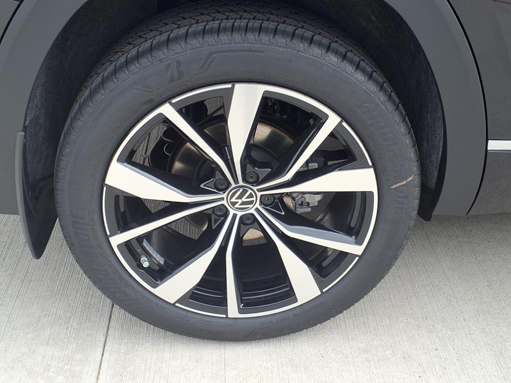 new 2025 Volkswagen Atlas car