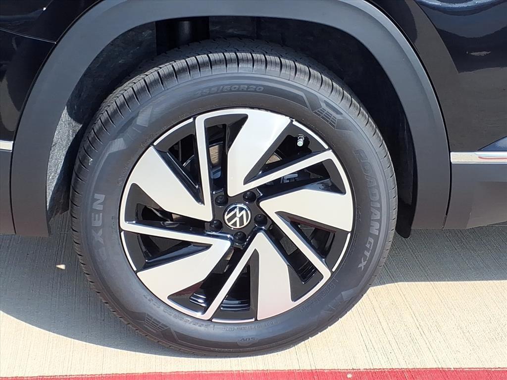 new 2026 Volkswagen Atlas car, priced at $51,821